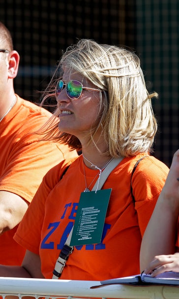 Nick Hundley's care for ailing boy leads to lasting bond